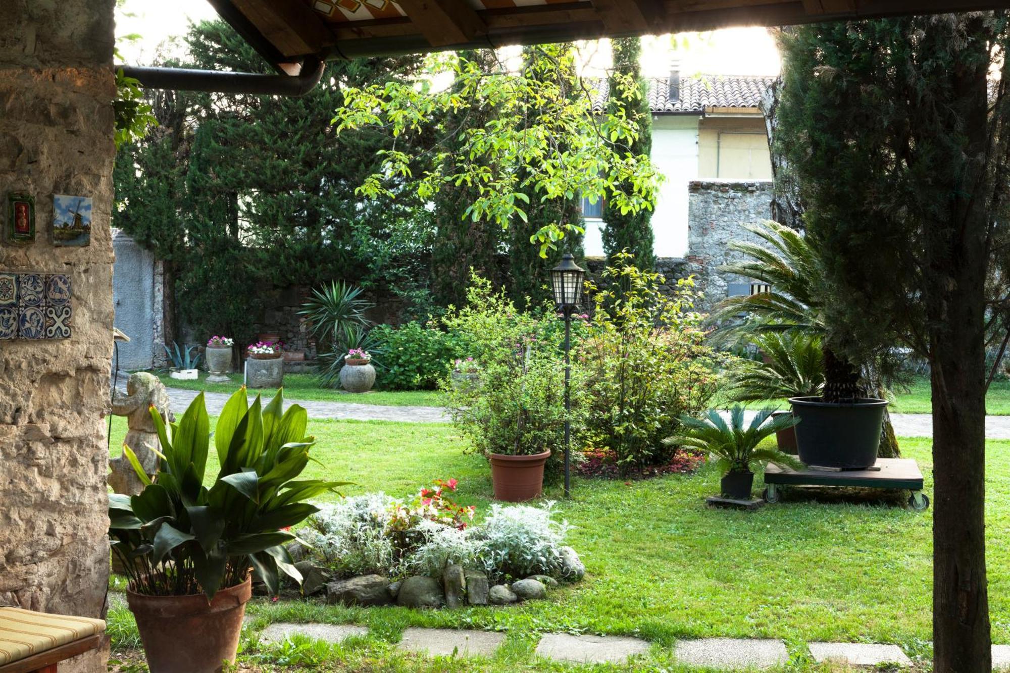 B&B La Casa Del Sole Manzano Exterior photo