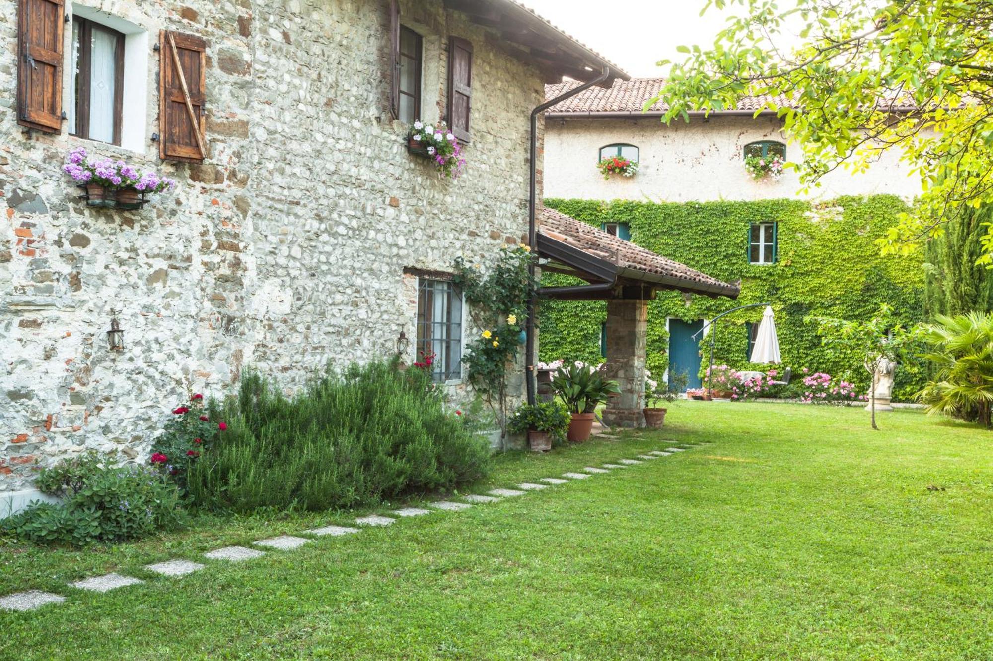 B&B La Casa Del Sole Manzano Exterior photo